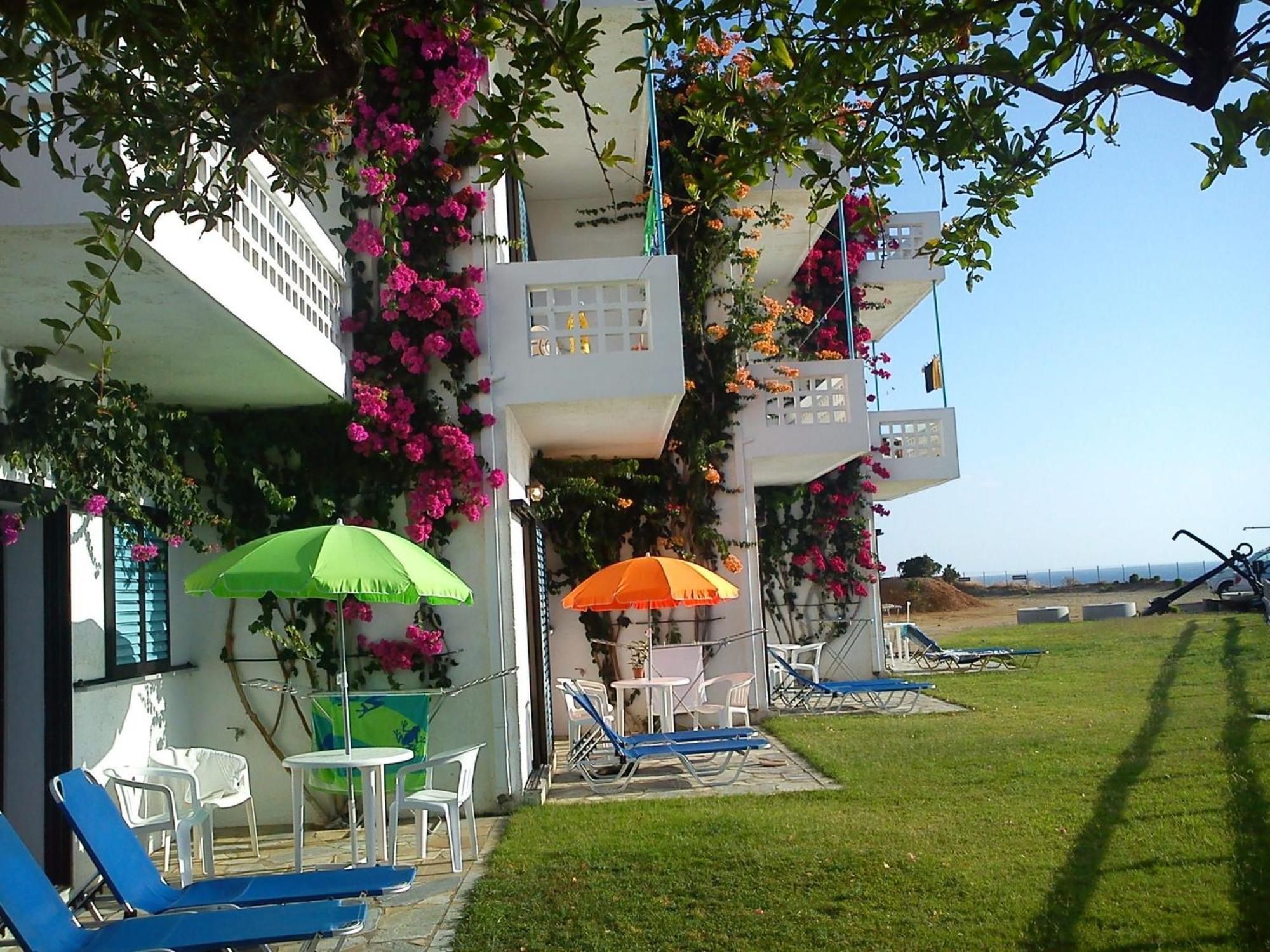Diana Apartments Agia Pelagia  Extérieur photo